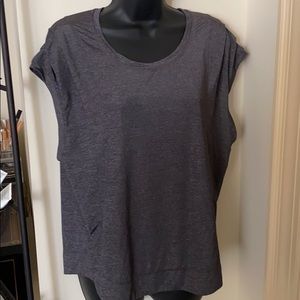 Lululemon tee